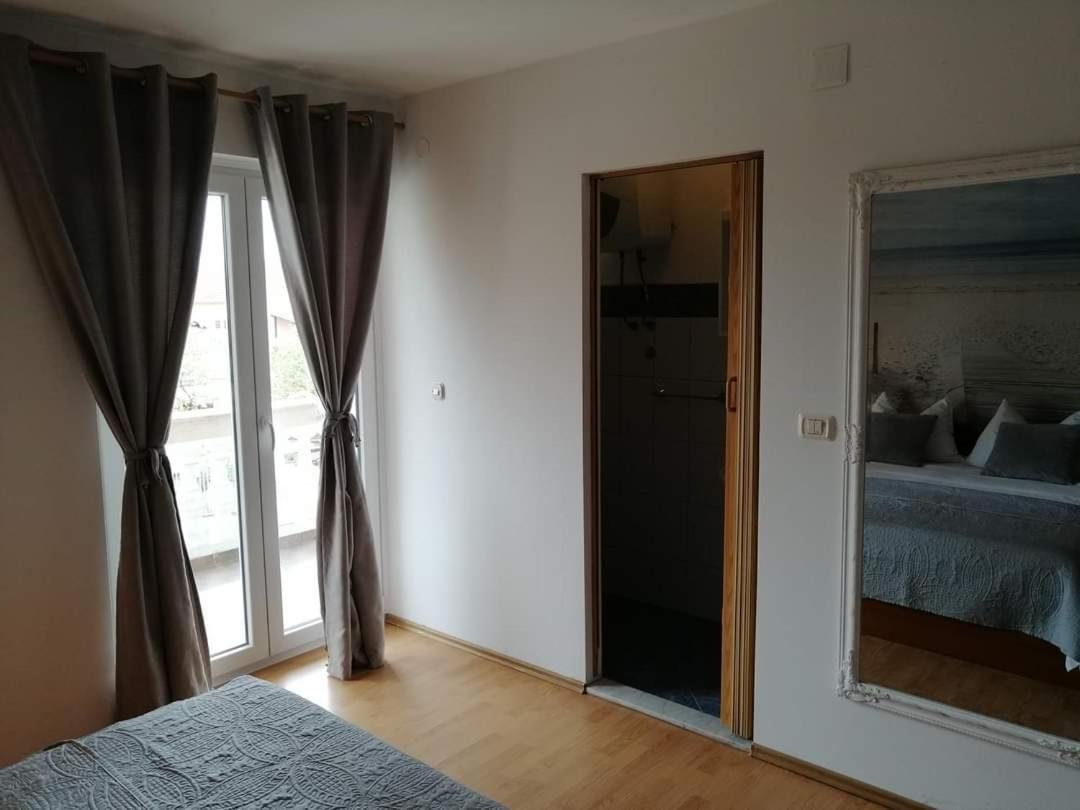Apartments Jonjic Vodice Eksteriør bilde