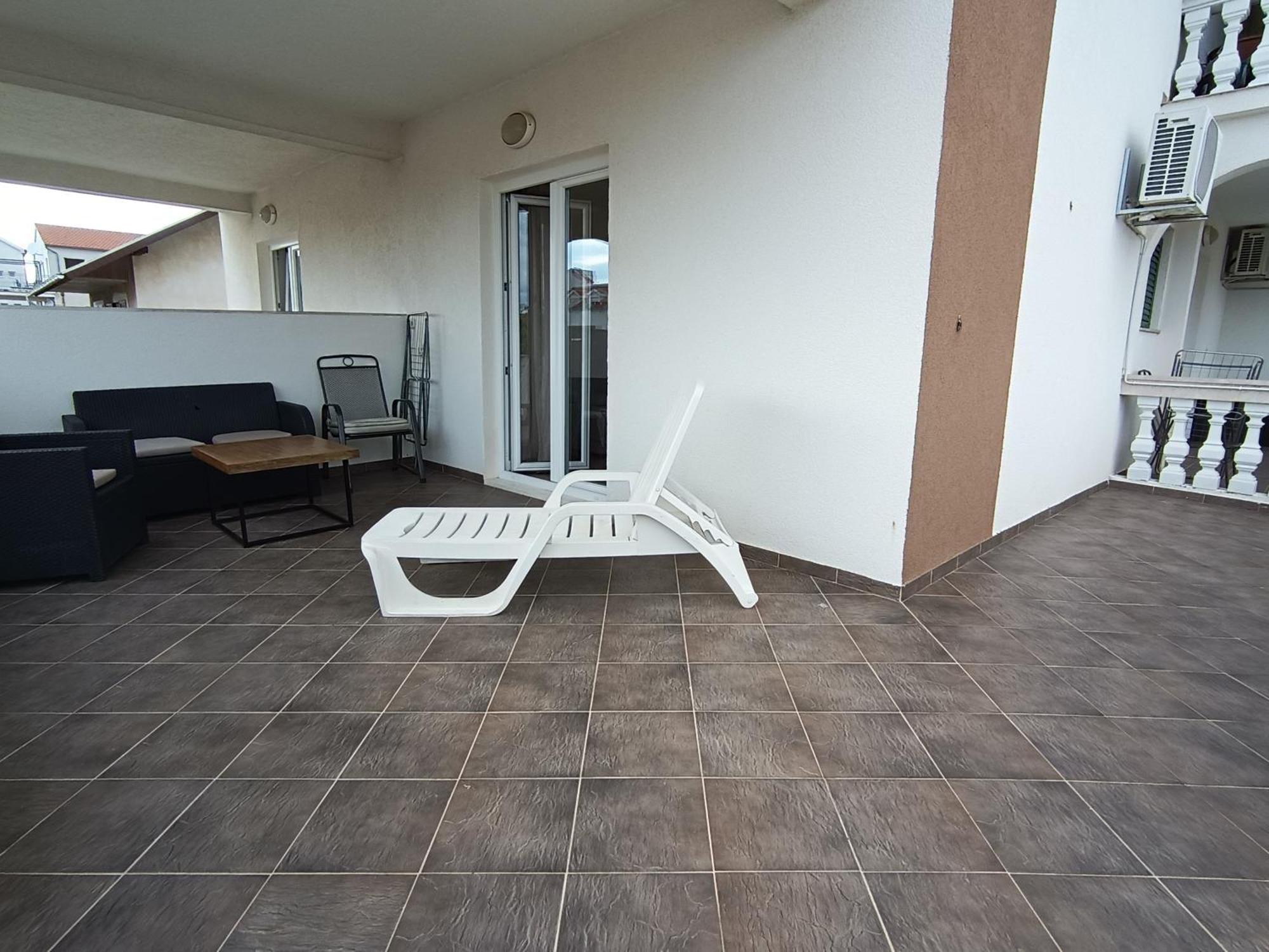 Apartments Jonjic Vodice Eksteriør bilde