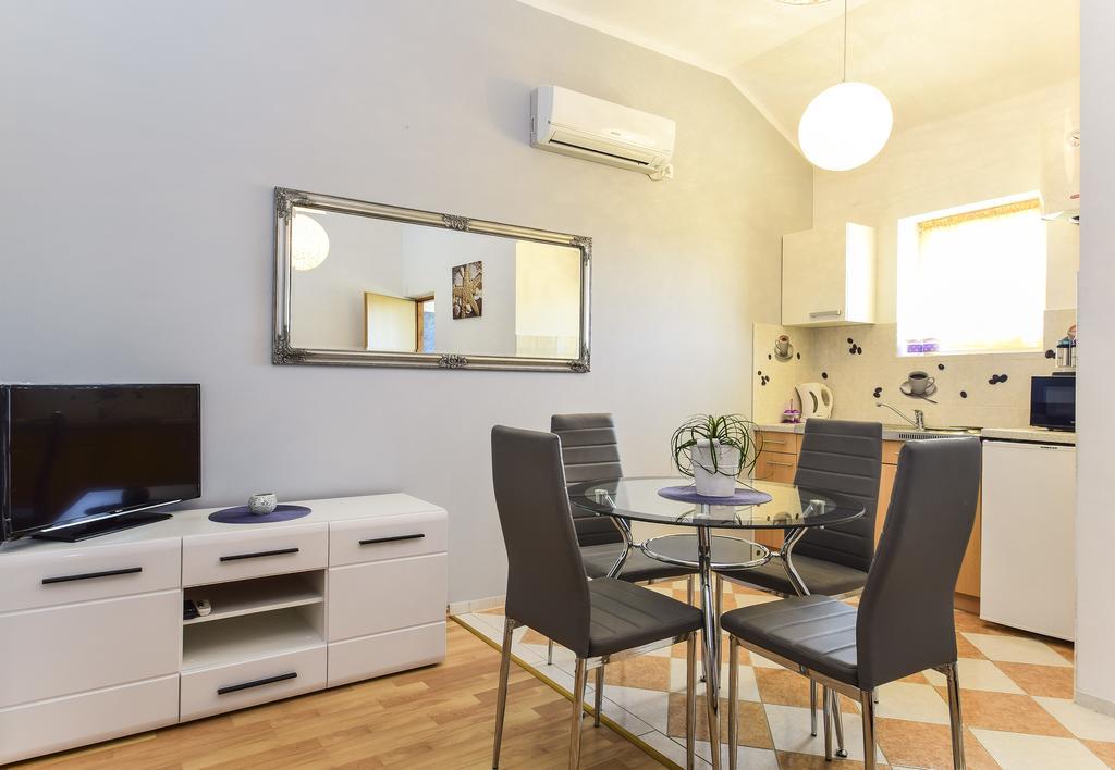 Apartments Jonjic Vodice Eksteriør bilde