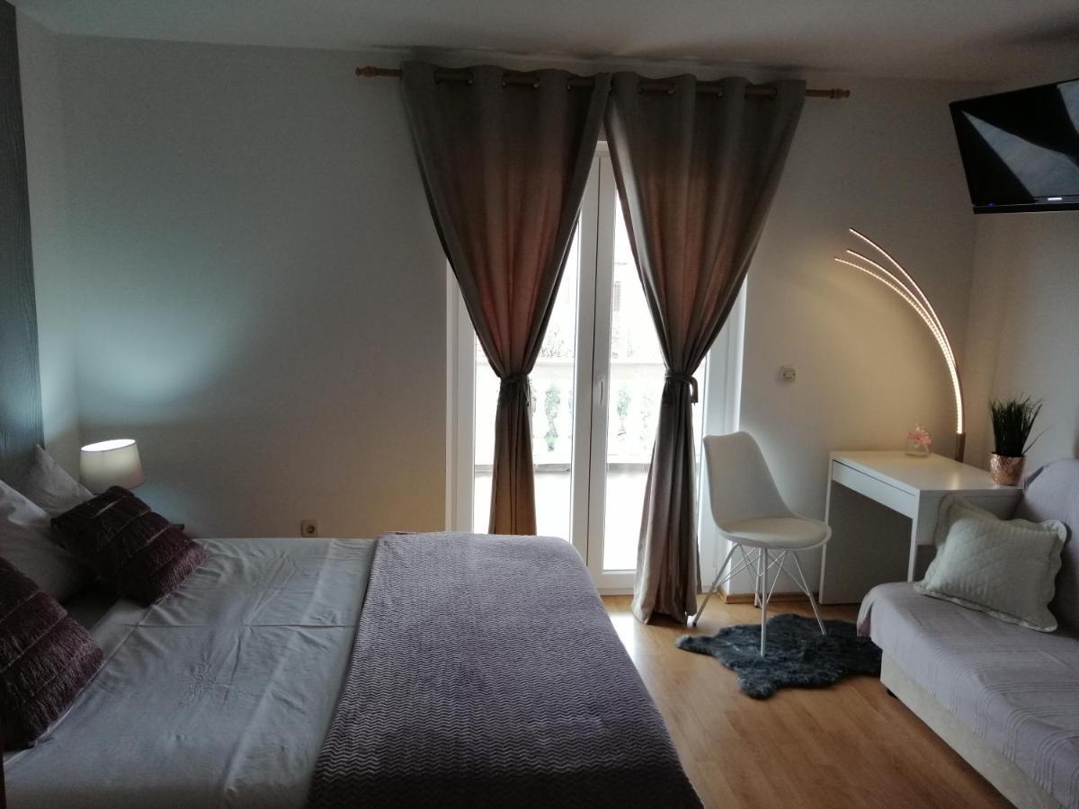 Apartments Jonjic Vodice Eksteriør bilde